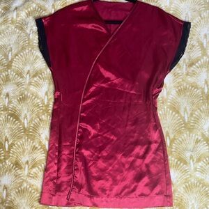 🚨Sold🚨 
WEN Rich Red Fabric